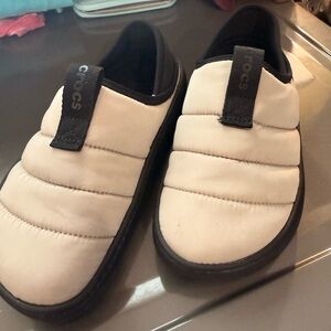 CROCS Women’s Creamy gray and Black Slippers